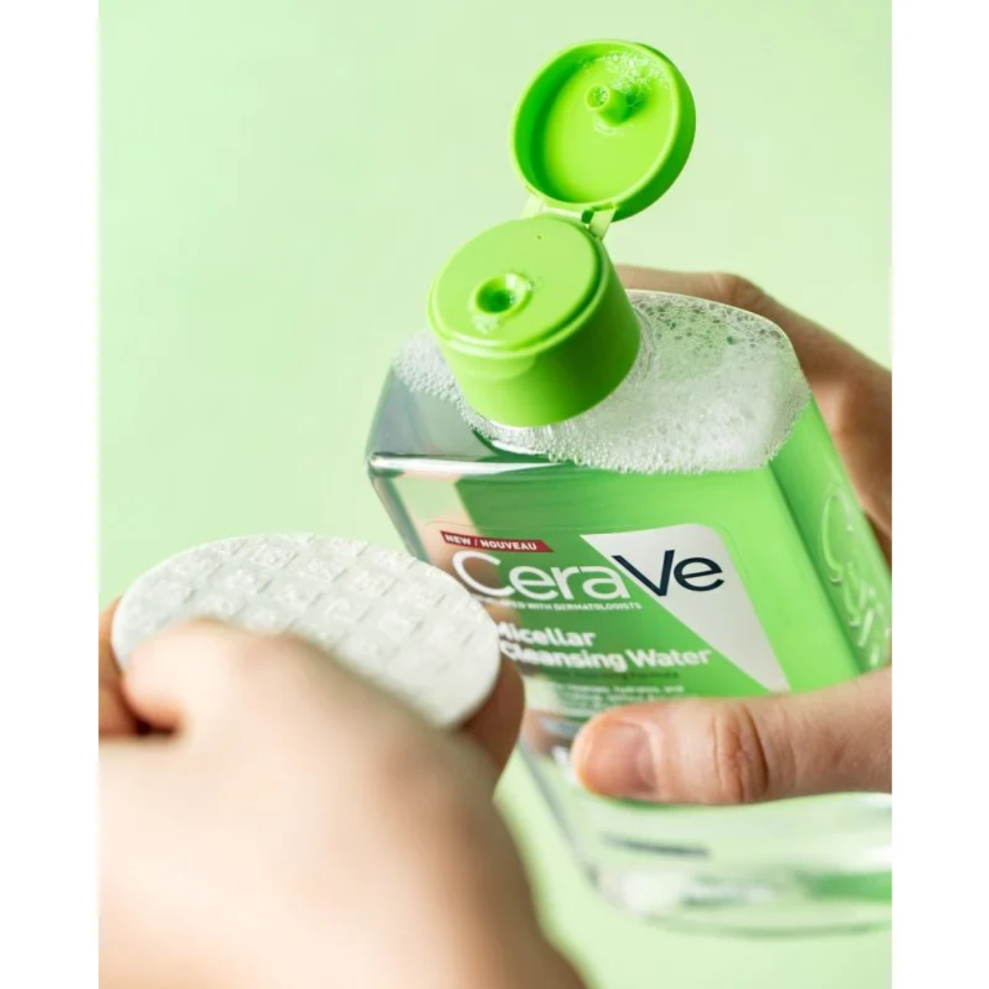CeraVe Eau 溫和卸妝水 295 ml 質地圖